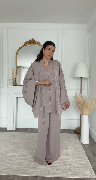 MINIMAL TAUPE