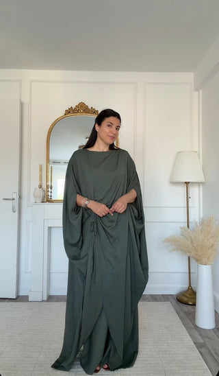 HERA KAKI